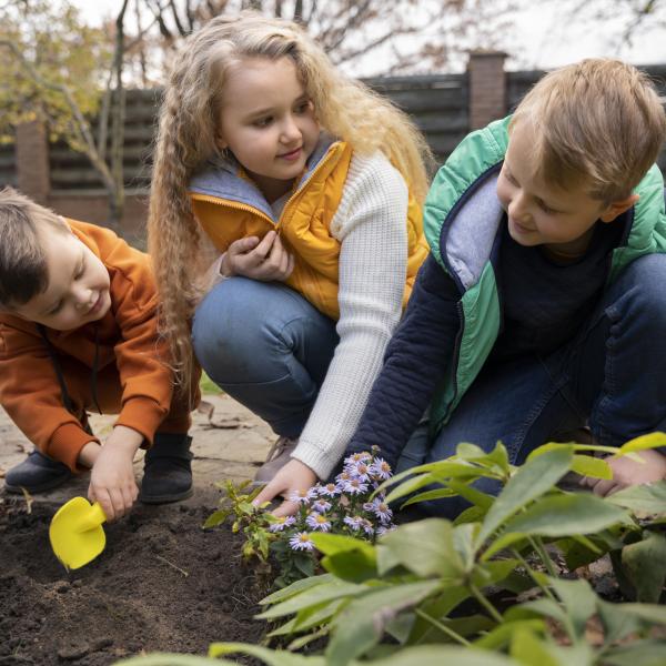 Maggio nelle scuole del V Municipio: tra natura, orti e esperienze sul campo